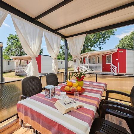 Camping Adria Mobile Home Park Умаг Экстерьер фото