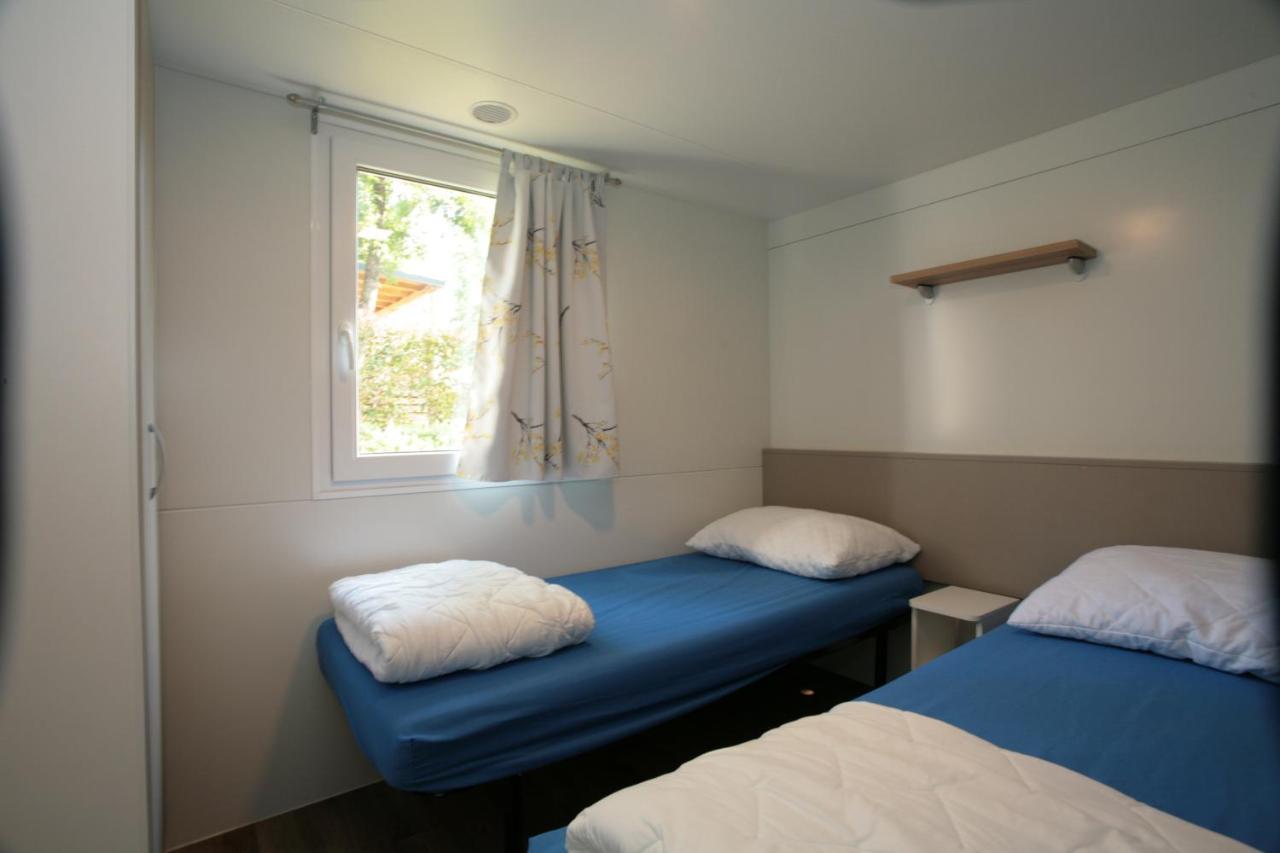 Camping Adria Mobile Home Park Умаг Экстерьер фото