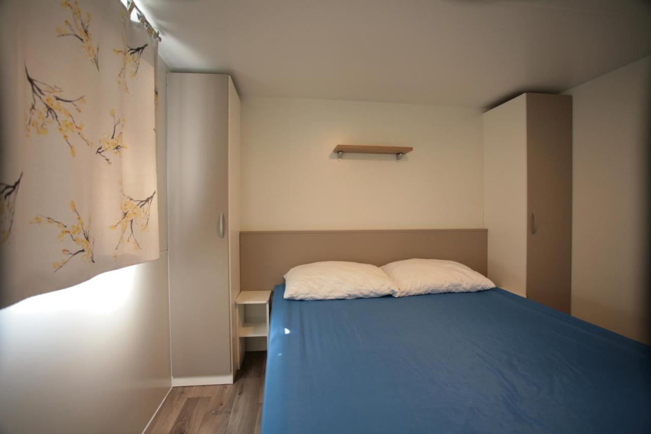 Camping Adria Mobile Home Park Умаг Экстерьер фото