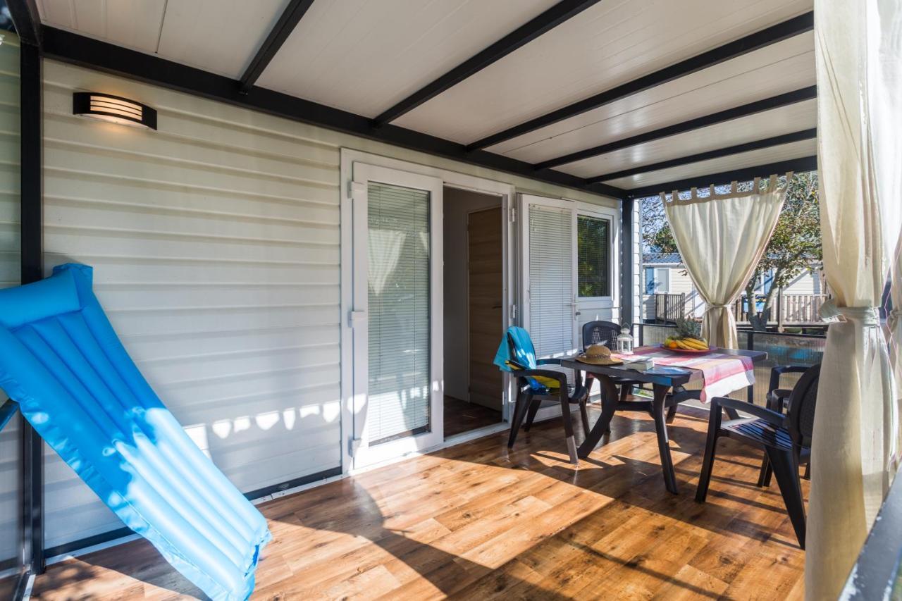 Camping Adria Mobile Home Park Умаг Экстерьер фото