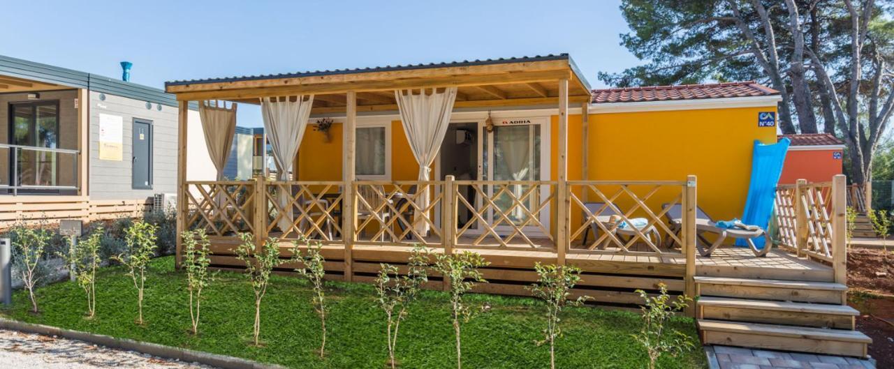 Camping Adria Mobile Home Park Умаг Экстерьер фото