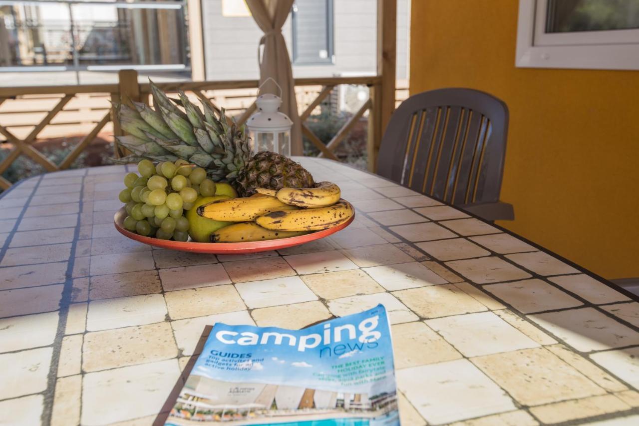Camping Adria Mobile Home Park Умаг Экстерьер фото