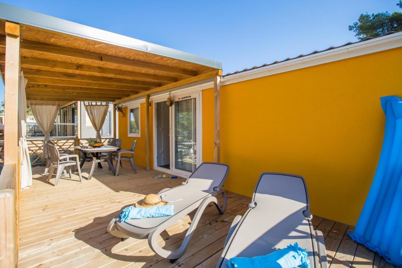 Camping Adria Mobile Home Park Умаг Экстерьер фото