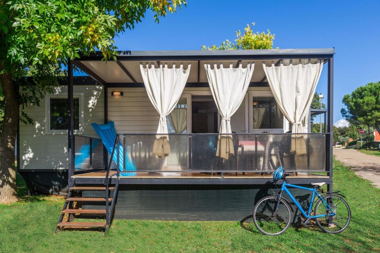 Camping Adria Mobile Home Park Умаг Экстерьер фото